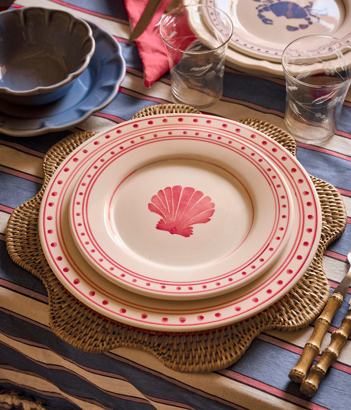 Shell dinner plate - Dark pink 28 cm