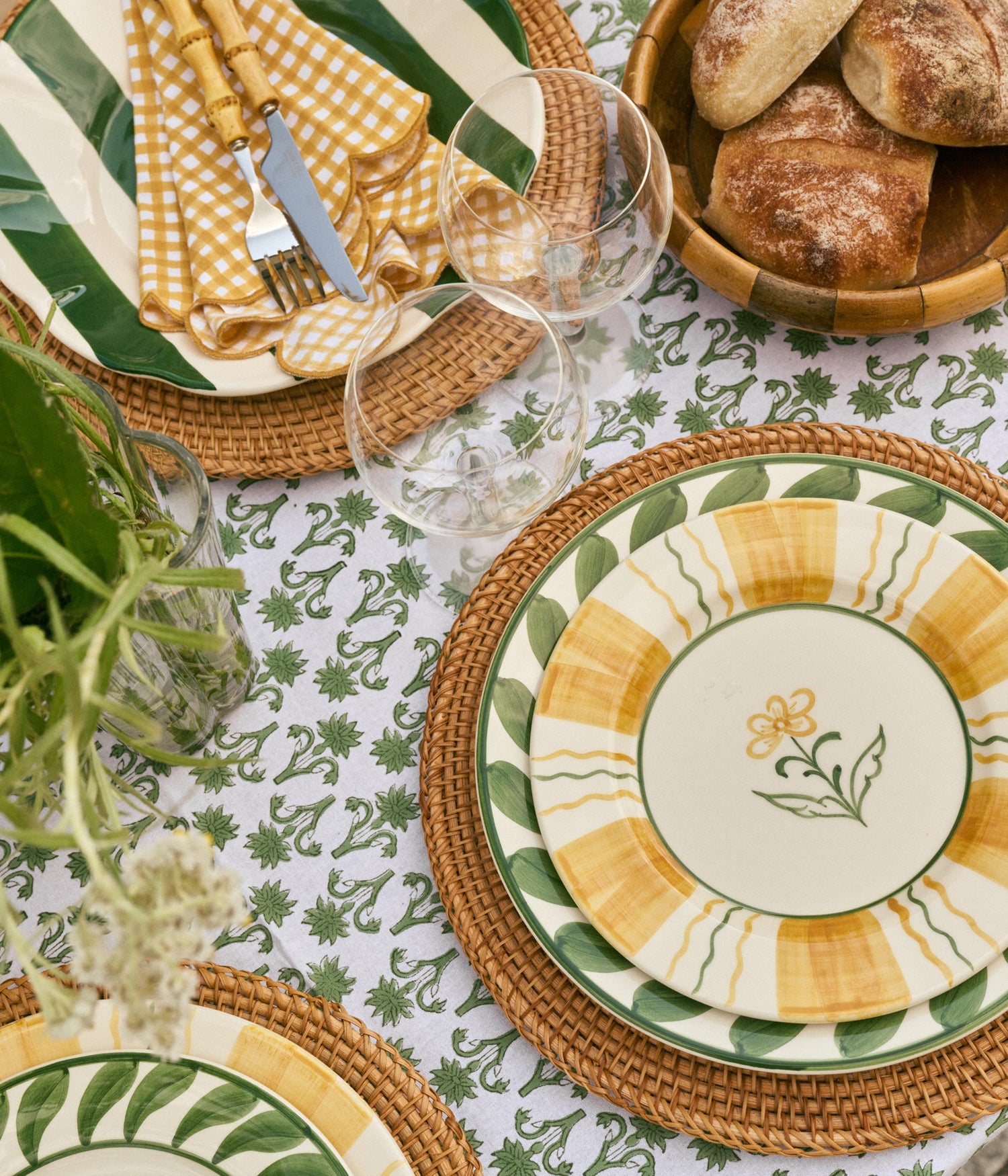 Flora Salad plate Ochre - 22 cm