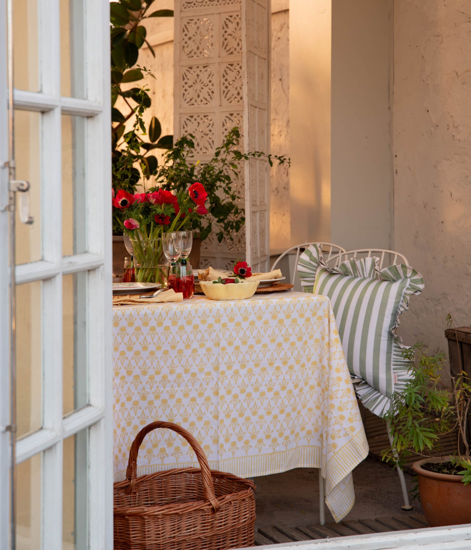 Lily Tablecloth - Yellow 150x350 cm